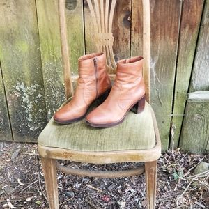 Frye Joan Campus short boot size 8
